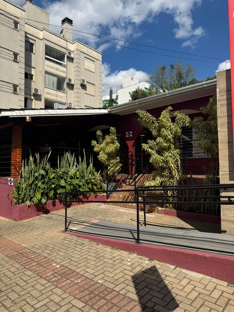 Fachada e entrada do restaurante