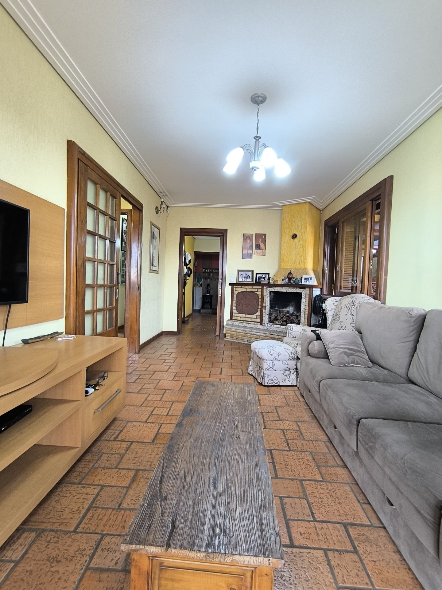 Sala de estar com lareira