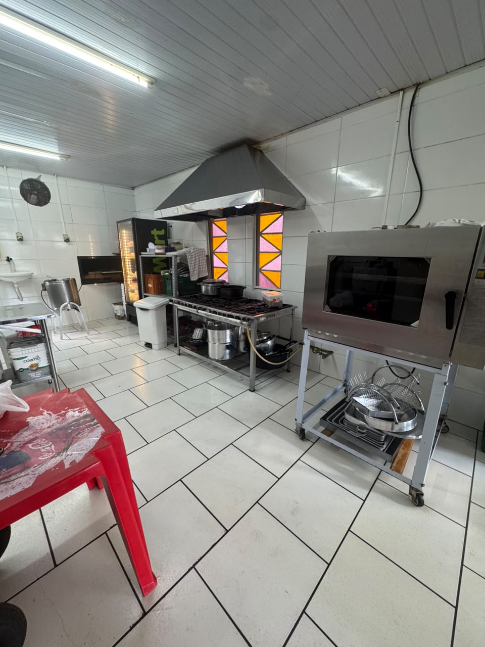 Cozinha industrial equipada