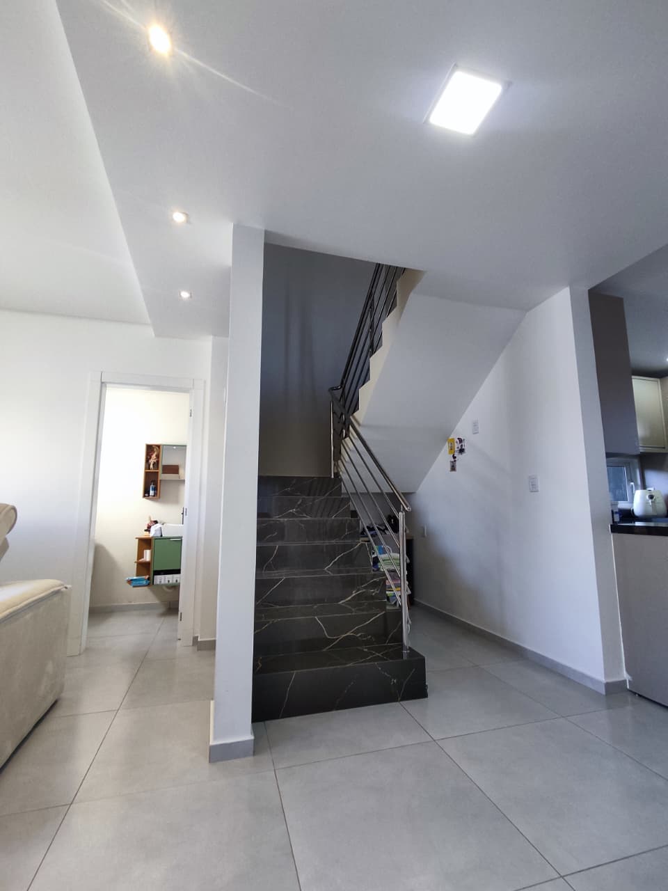 Escada e hall interno